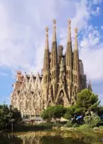 MÉGASTRUCTURES - SAGRADA FAMILIA